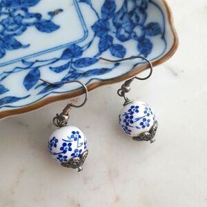 🌙Vintage Floral Ceramic Blue White Earrings